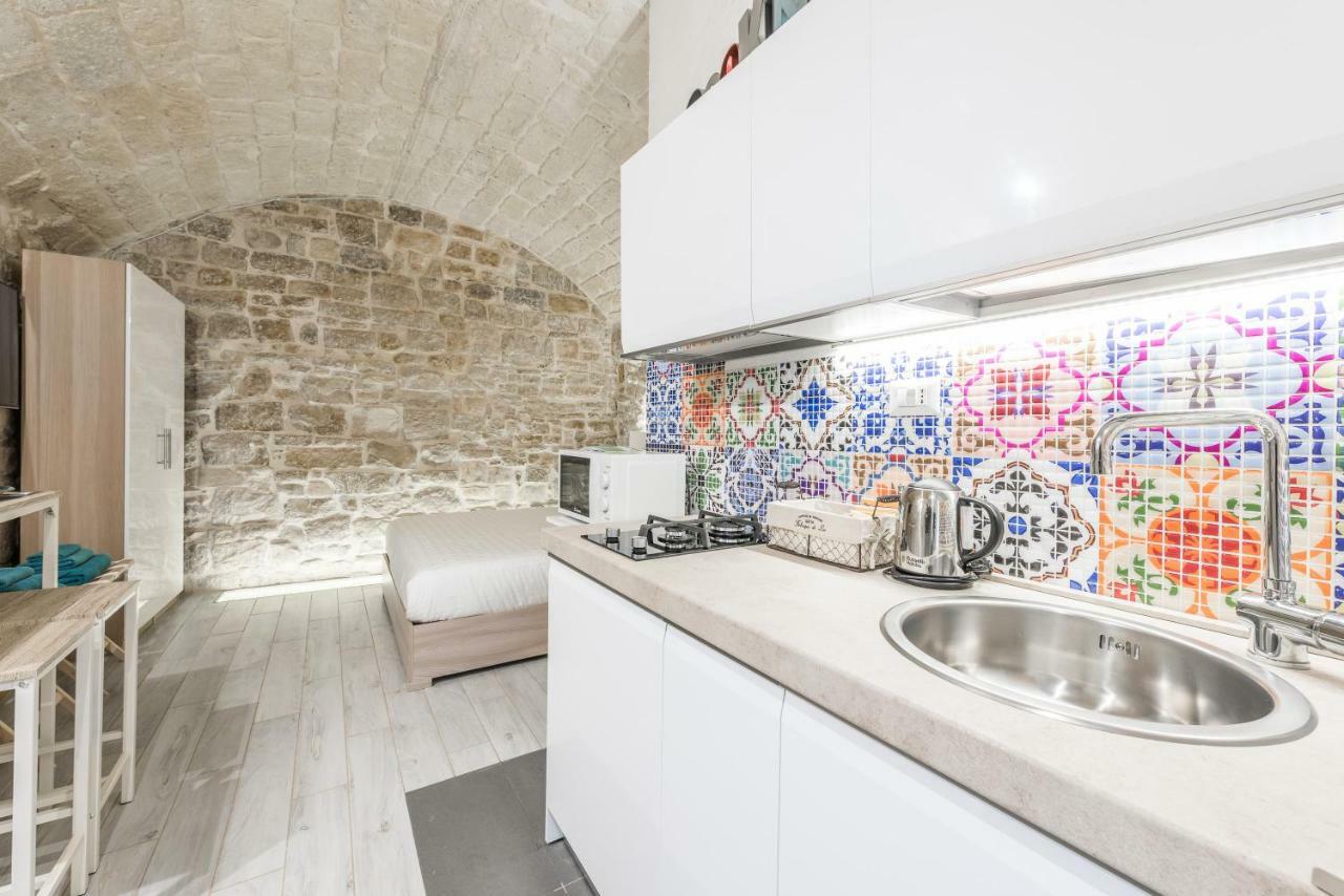 San Nicola Old Town Apartment CasatuaБари Экстерьер фото
