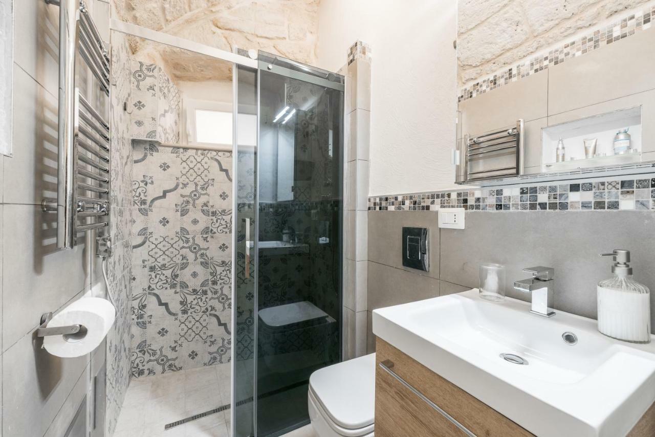 San Nicola Old Town Apartment CasatuaБари Экстерьер фото